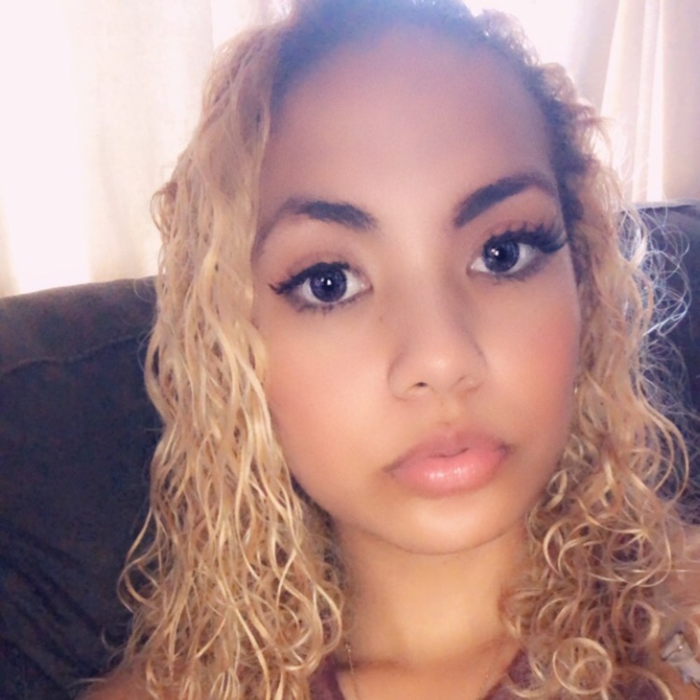 Meet your Posher, Nikole